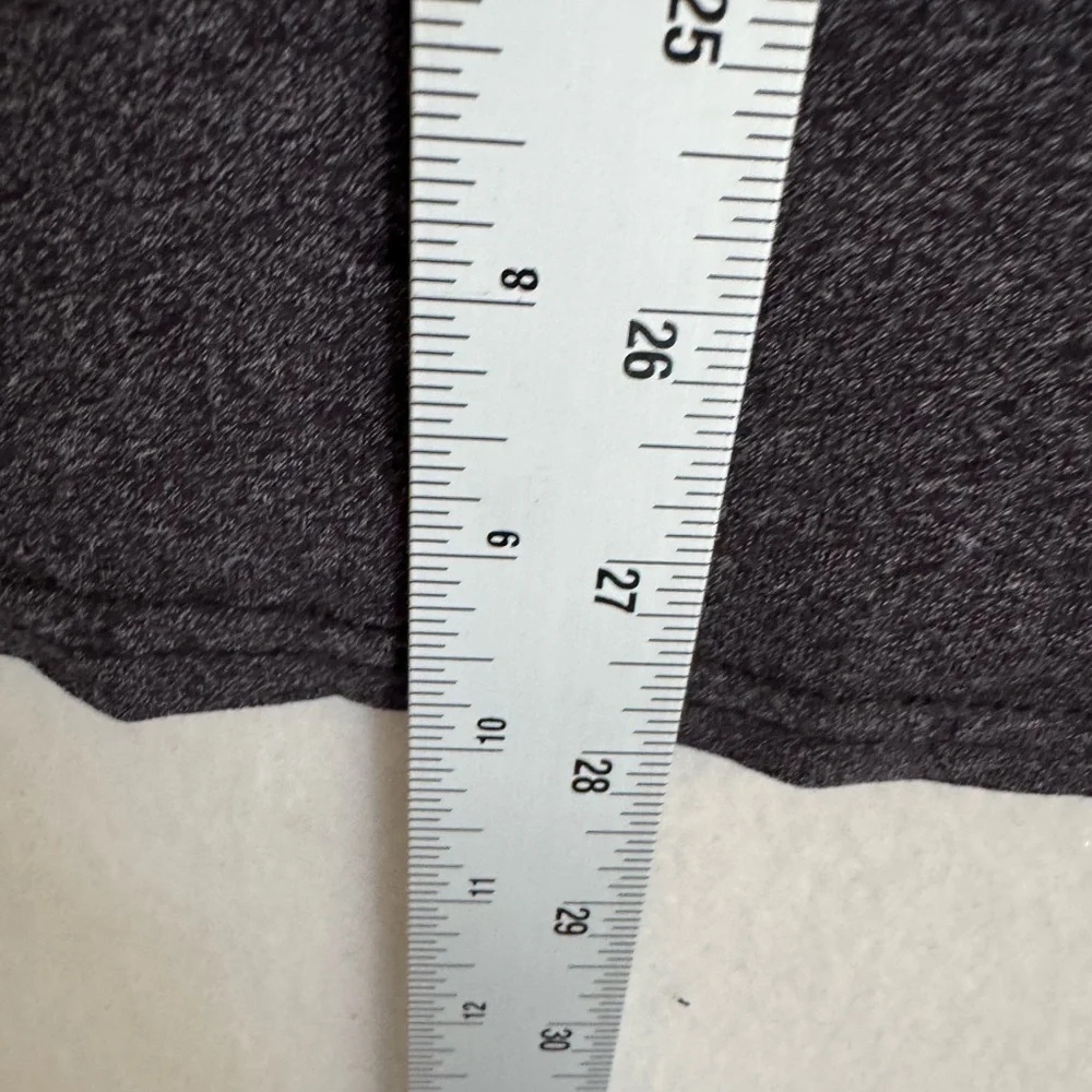 Hollister Men's Charcoal Tee with Navy Pocket‎ L - Picture 4 of 4